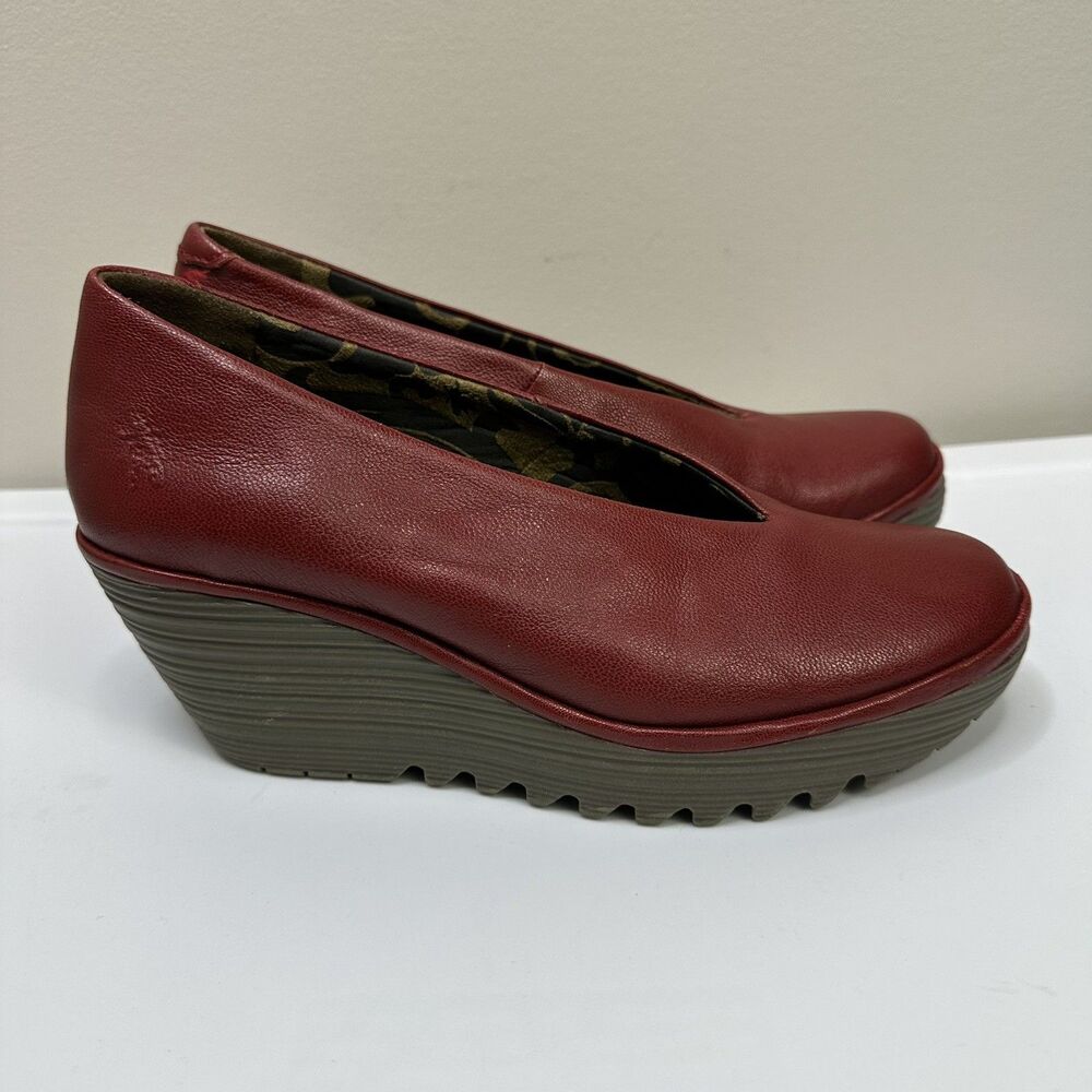 FLY London Shoe Women's Size 39 Red Leather Yaz Mousse Ballerina Wedge